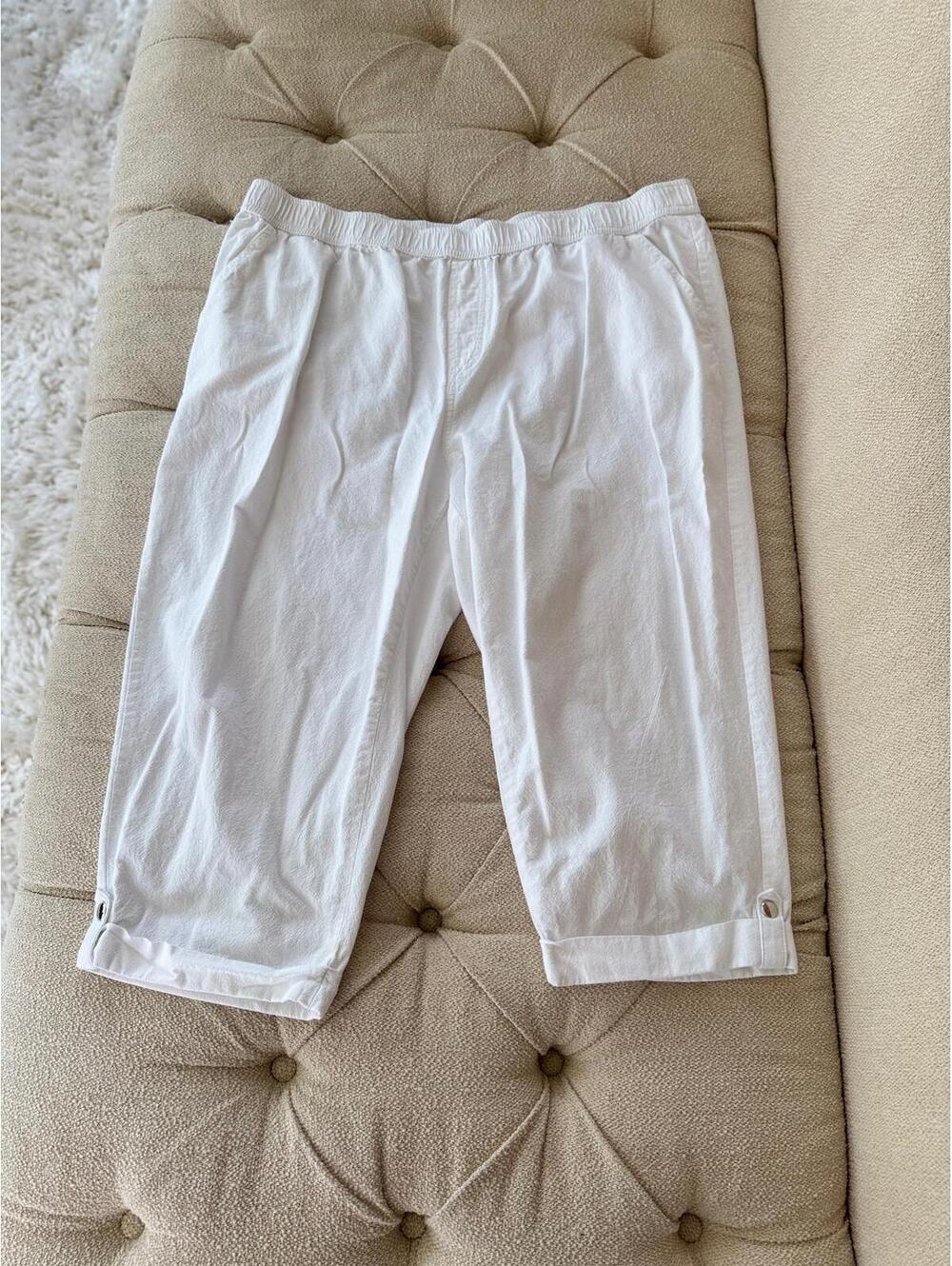 Emily Daniels  White Cropped Pants